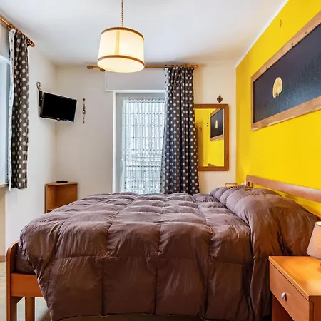 Apartment House Cuel Milena - Yellow *
