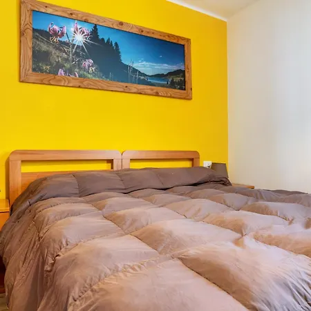 Apartment House Cuel Milena - Yellow