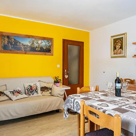 Apartment House Cuel Milena - Yellow *